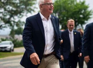 Tim Walz, le colistier de Kamala Harris dans les Etats des Grands Lacs news-06082024-180325