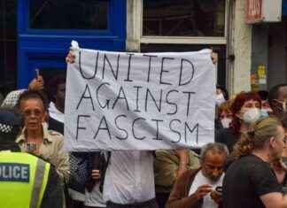 Manifestation anti-racisme rassemble des milliers de personnes au Royaume-Uni news-08082024-030954