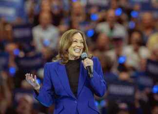 Les influences politiques de Kamala Harris : Hollande et Macron news-22082024-180357