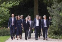Rencontre en cours entre Emmanuel Macron, le NFP et Lucie Castets à l’Élysée news-23082024-125503