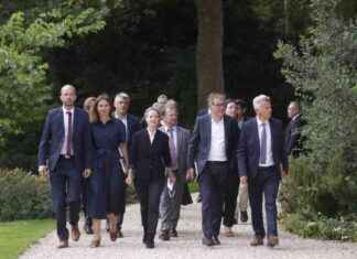 Rencontre en cours entre Emmanuel Macron, le NFP et Lucie Castets à l’Élysée news-23082024-125503