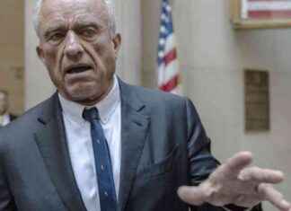 Robert F. Kennedy Jr suspend sa campagne et soutient Donald Trump: Présidentielle américaine news-24082024-010620