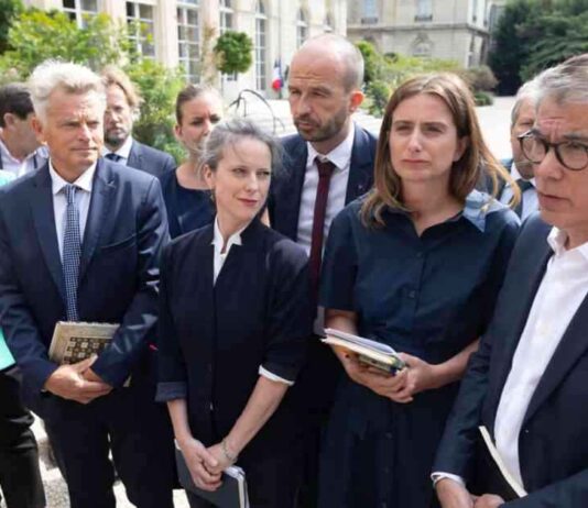 Écarté de Matignon par Macron, le Nouveau Front Populaire intensifie la pression news-28082024-013216