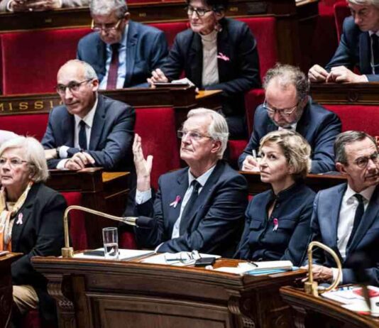Tensions entre macronistes et droite de Wauquiez à l’Assemblée nationale news-09102024-233021