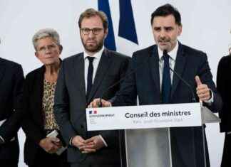 Budget 2025 : La gauche et les syndicats critiquent les coupes dans l’éducation news-11102024-055334