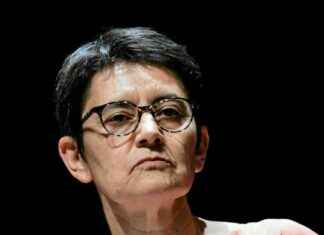 Hommage de Nathalie Arthaud au suspect du meurtre d’un patron aux États-Unis hommage-de-nathalie-arthaud-au-suspect-du-meurtre-dun-patron-aux-tats-unis