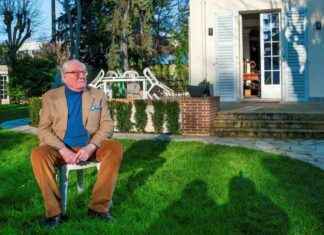 Jean-Marie Le Pen: 60 ans de dérapages et polémiques en détail jean-marie-le-pen-60-ans-de-drapages-et-polmiques-en-dtail