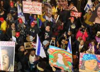 Les familles des otages israéliens de Tel-Aviv attendent les résultats des négociations à Doha les-familles-des-otages-israliens-de-tel-aviv-attendent-les-rsultats-des-ngociations-doha