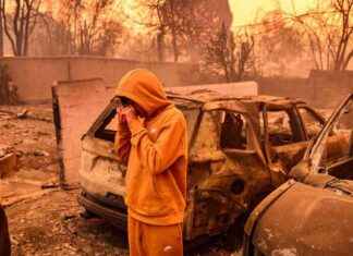 Les résidents de Los Angeles abasourdis par l’ampleur de l’incendie: un quartier qui semble avoir disparu les-rsidents-de-los-angeles-abasourdis-par-lampleur-de-lincendie-un-quartier-qui-semble-avoir-disparu