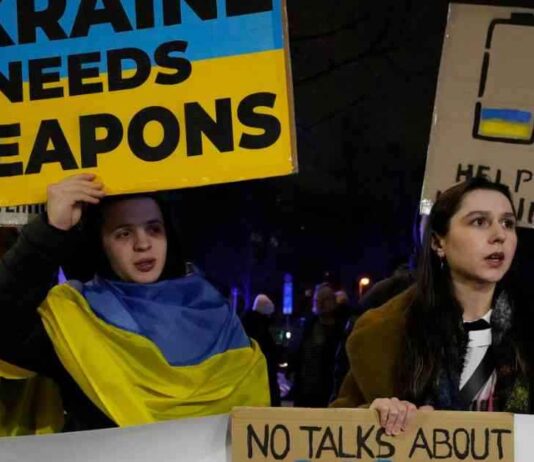 Les Etats-Unis suspendent leur aide militaire à l’Ukraine les-etats-unis-suspendent-leur-aide-militaire-lukraine