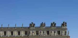 Confitures originales : confiture de figues maison, fruits exotiques, prune, feijoa, pain au chocolat et tarte tomate moutarde Confitures originales : confiture de figues maison, fruits exotiques, prune, feijoa, pain au chocolat et tarte tomate moutarde