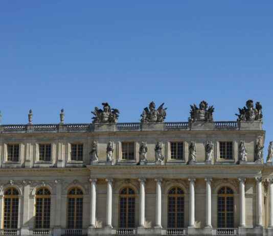 Confitures originales : confiture de figues maison, fruits exotiques, prune, feijoa, pain au chocolat et tarte tomate moutarde Confitures originales : confiture de figues maison, fruits exotiques, prune, feijoa, pain au chocolat et tarte tomate moutarde