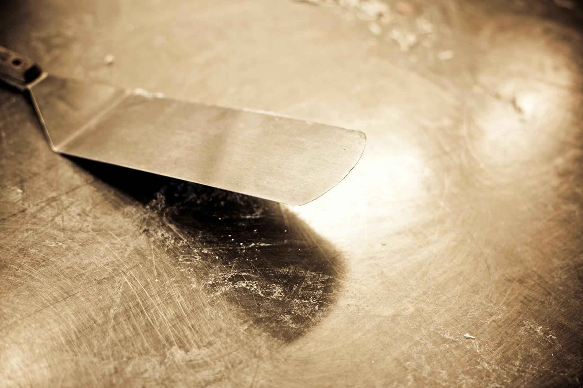 La girolle en cuisine : un ustensile original pour les amateurs de fromage