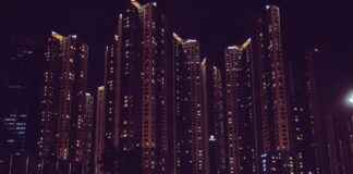 La cigale et la fourmi : contes et expressions populaires pour enfants, jeux et coloriages magiques La cigale et la fourmi : contes et expressions populaires pour enfants, jeux et coloriages magiques