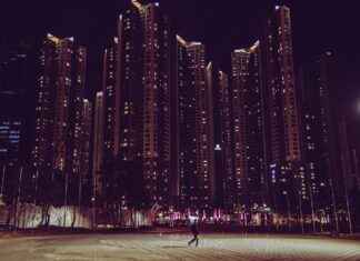 La cigale et la fourmi : contes et expressions populaires pour enfants, jeux et coloriages magiques La cigale et la fourmi : contes et expressions populaires pour enfants, jeux et coloriages magiques